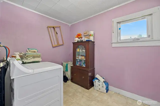 Large laundry room off the back of the kitchen