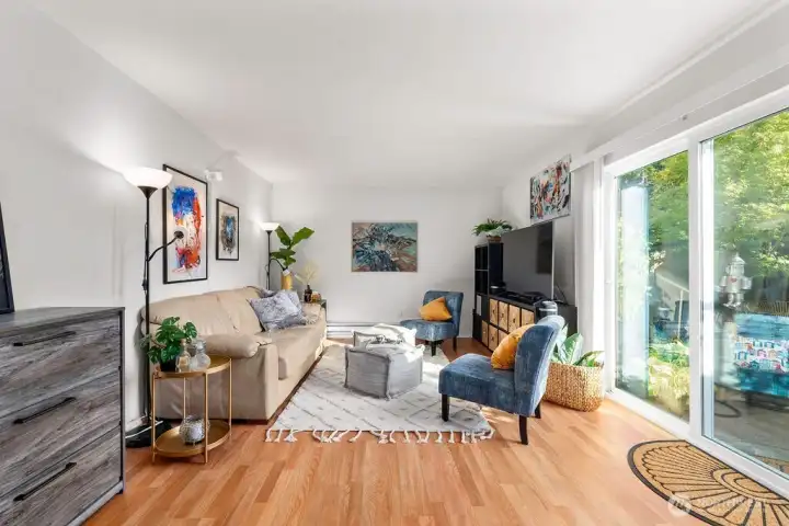 A sectional can fit in here