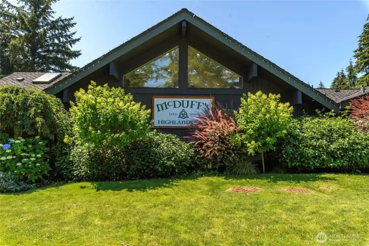 McDuff's Cafe and Highlands Golf Course