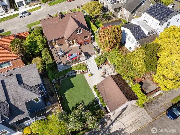 Wonderful large street to street lot.