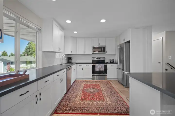 Full Kitchen 1