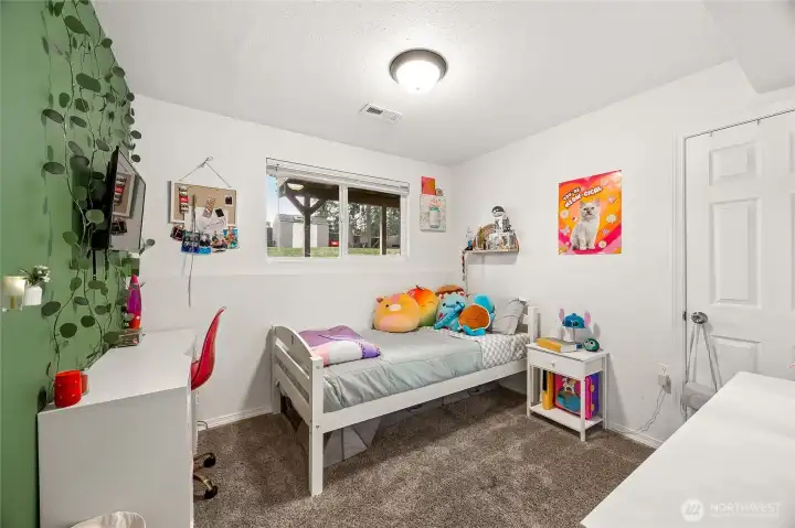 1st bedroom downstairs 1st bedroom downstairs