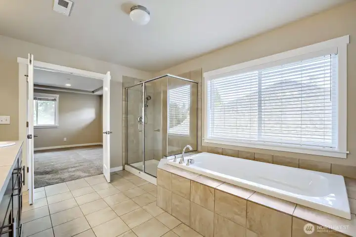 Primary 5-piece bath