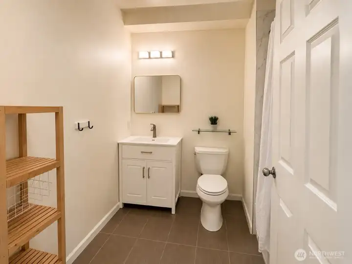 Full Bathroom with Updated Vanity & Tub/Shower Full Bathroom with Updated Vanity & Tub/Shower
