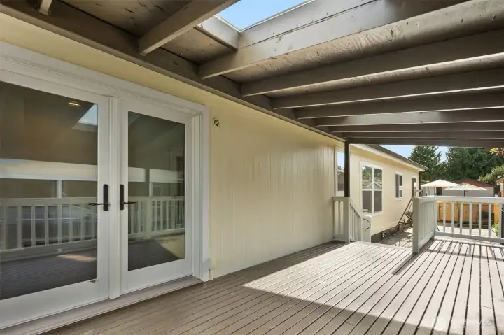 Outdoor Living Space for Relaxing, Dining, and Entertaining in Every Season