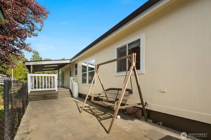 Low Maintenance Living! Swing can stay or go
