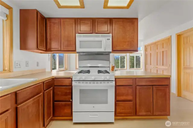 Easy flow kitchen