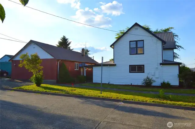 Featuring a MASSIVE 24'x48' DETACHED SHOP!