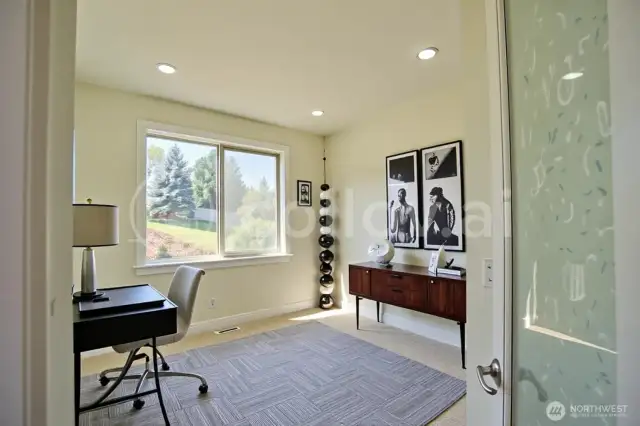 Office, virtual stage