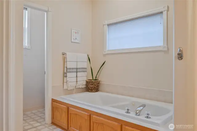 Jetted tub