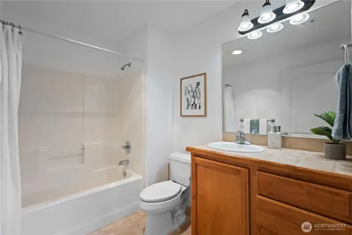 2nd Bathroom