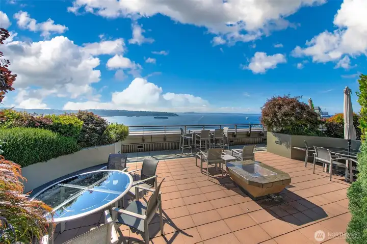 Roof top deck for residents has gorgeous views of the waterfront.