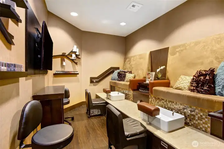 Mani/Pedi? Why not!