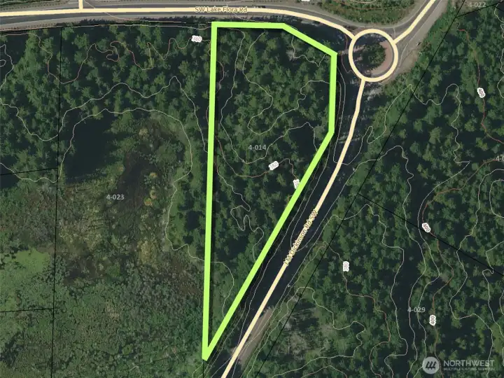 Overhead view with approximate boundaries in lime green.