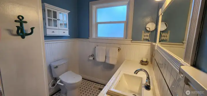 Main bathroom