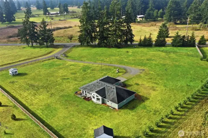 So many options available on this fantastic property... what can you dream up?