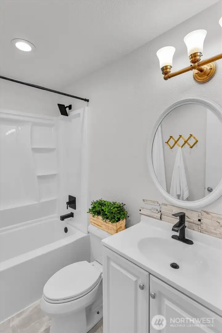 Full bathroom located on main living area.