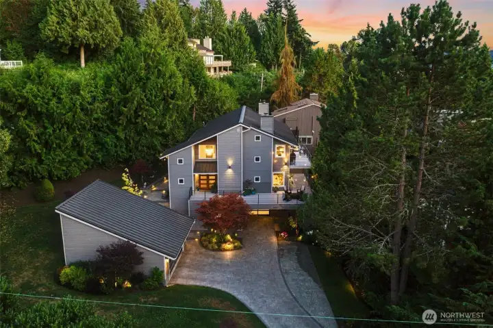 A+ location at the corner of a quiet cul-de-sac on the north end of Holmes Point