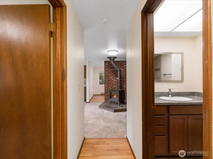 Hallway to bedrooms and bathroom