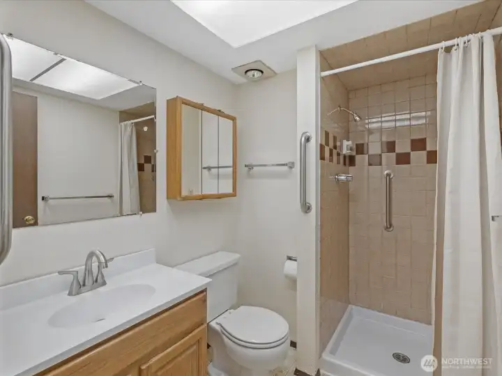 Primary bedroom ensuite