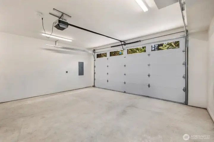 Heated garage with EVP charging capabilities.