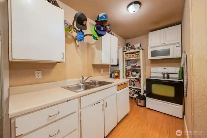 Unit A Kitchen Unit A Kitchen