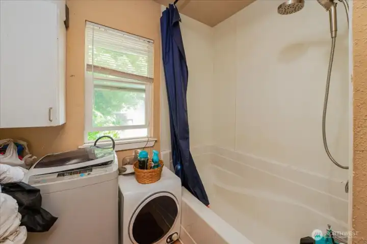Unit A Bathroom Unit A Bathroom