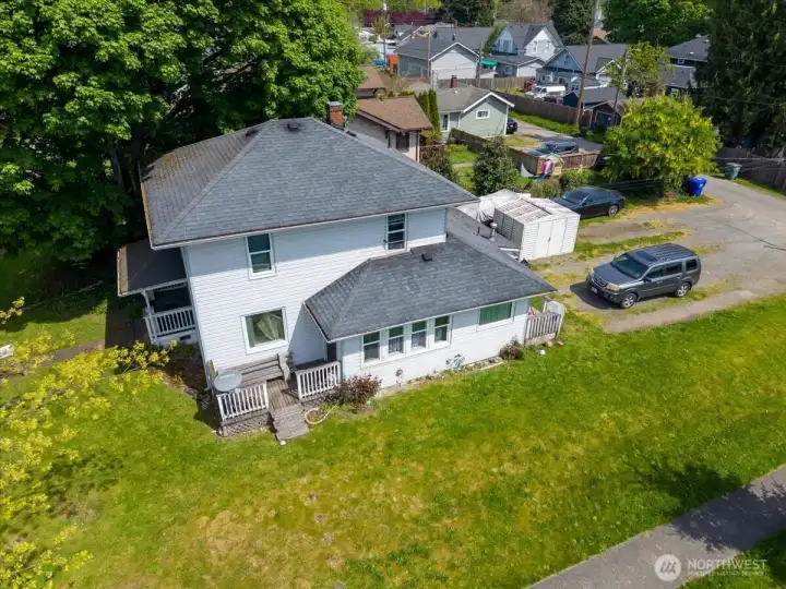 Great lot in excellent location with 4 off street parking spaces! Great lot in excellent location with 4 off street parking spaces!