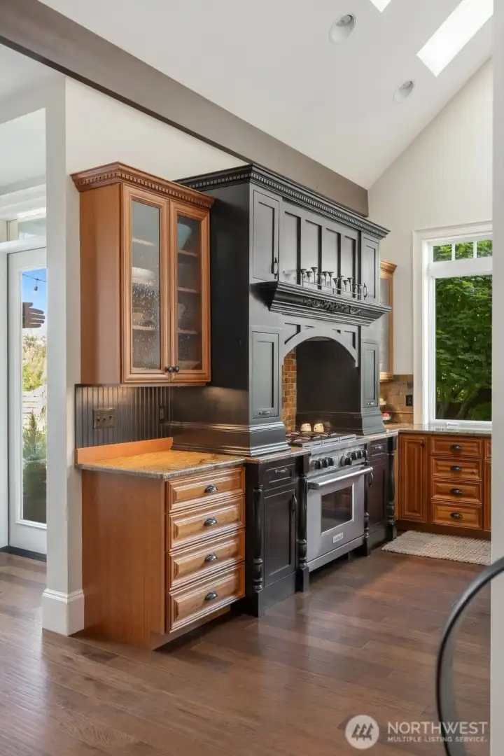 Access patio from hallway or kitchen for easy entertaining