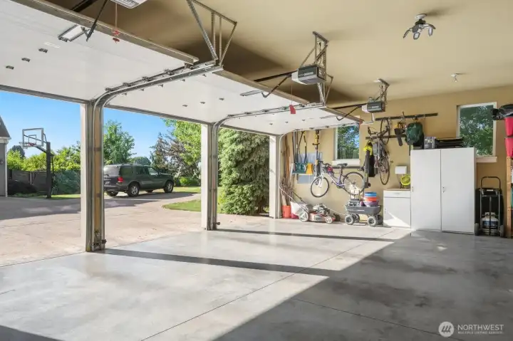 3-car garage with storage & built-in task area