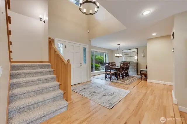 Grand 2 story entry