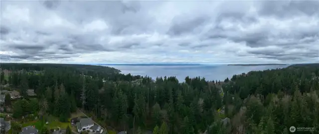 Close to Puget Sound and Meadowdale Beach Park