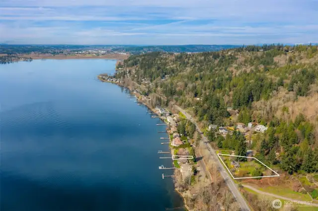 Only 8 Minutes from Downtown Redmond