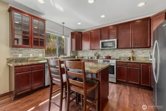 Kitchen - all appliances are upgraded