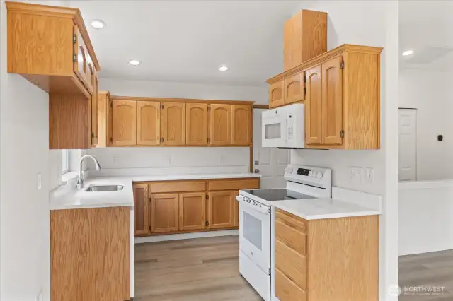 Spotless kitchen with new Quartz counter top