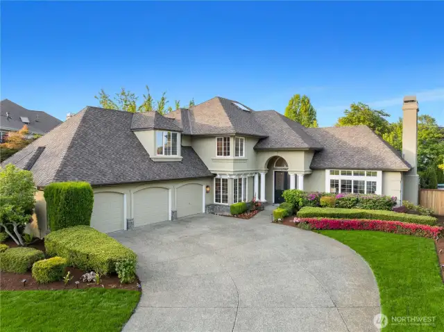 A John Buchan masterpiece reimagined for modern luxury. Nestled on a third-acre lot in the heart of Sammamish.