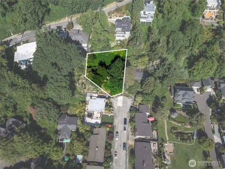 Property lines are approximate.