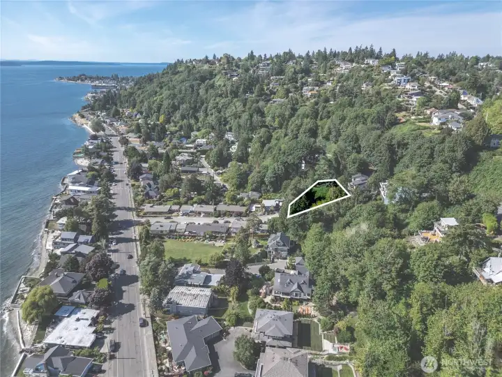 Property lines are approximate.