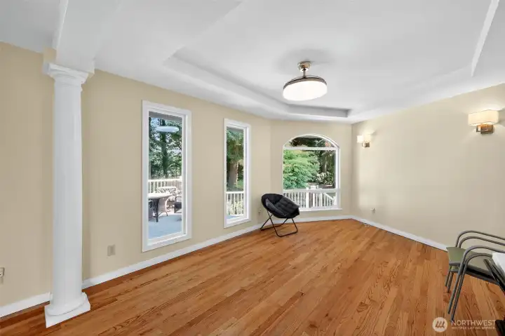 “A large, refined dining area provides the perfect setting for hosting family and guests in comfort and elegance.”