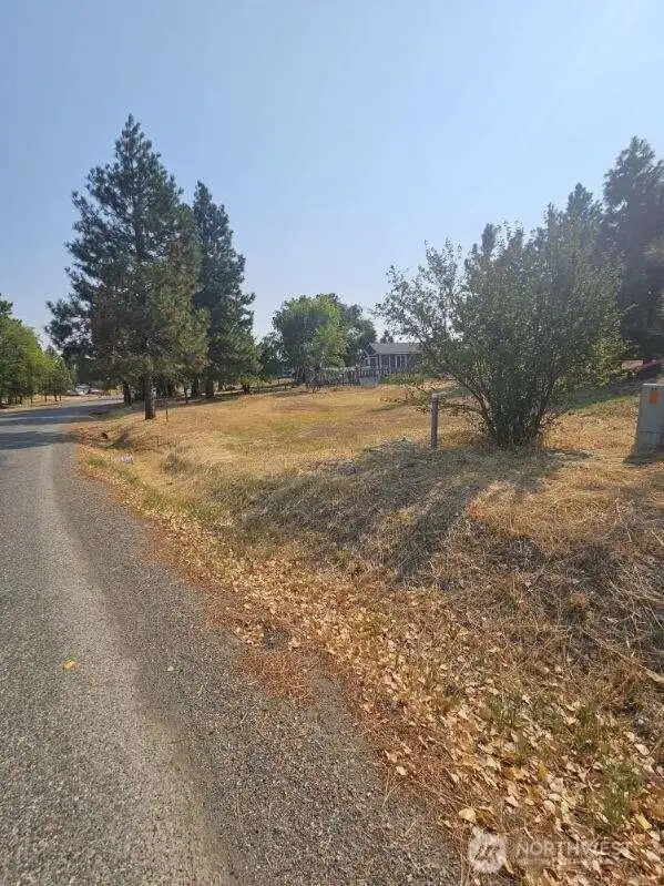 So peaceful with minimal traffic on the quiet county road