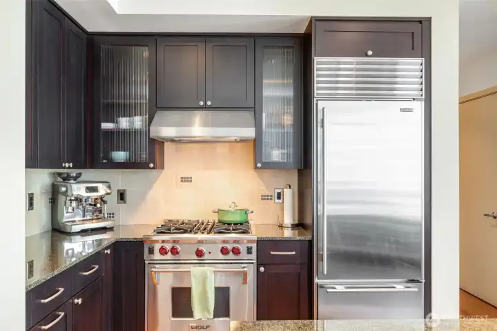 High-end appliances and gas cooking for culinary creations.