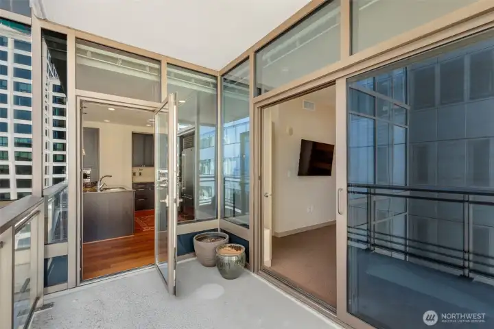 Dual access deck.