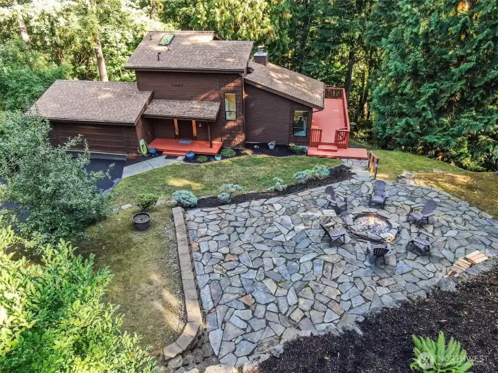At the end of a private driveway rests this magnificent Squak Mountain property.