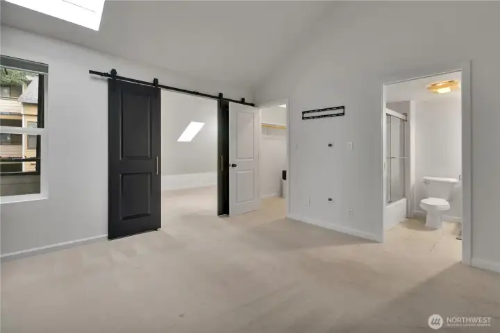 Behind those doors extra space for anything you want!