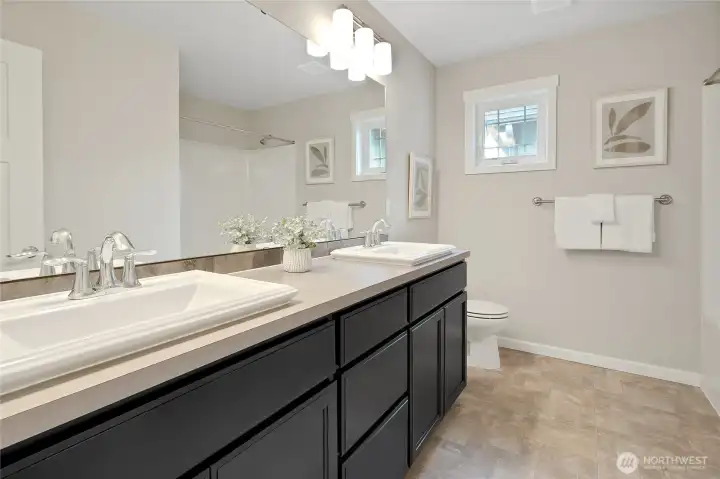 Guest full bath upstairs