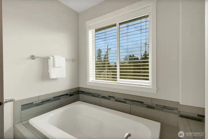 Soaking tub in primary bath