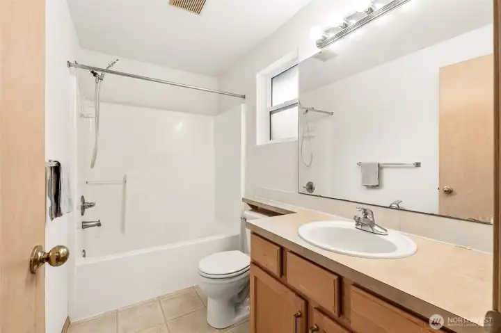 Full bathroom in Primary suite