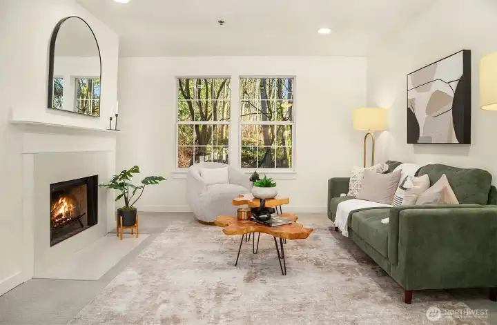 Lovely entry level end-unit with SW windows.