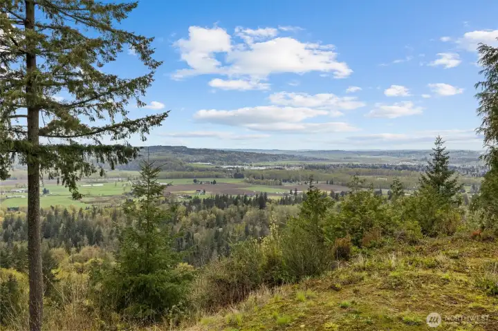 Enjoy the beautiful Snohomish River Valley.