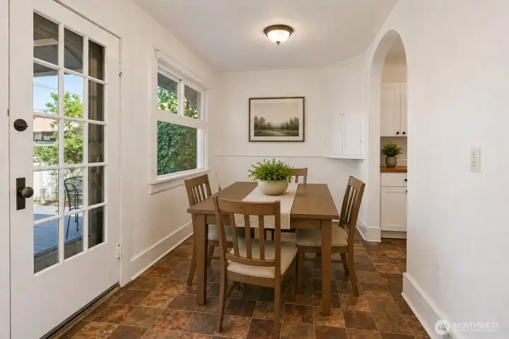 Dining area  virtual stage
